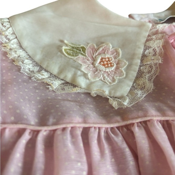 VTG 60’s Nanette Pastel Pink Swiss Dot Dress 2T Floral Appliqué Collar Lacey - Picture 3 of 7